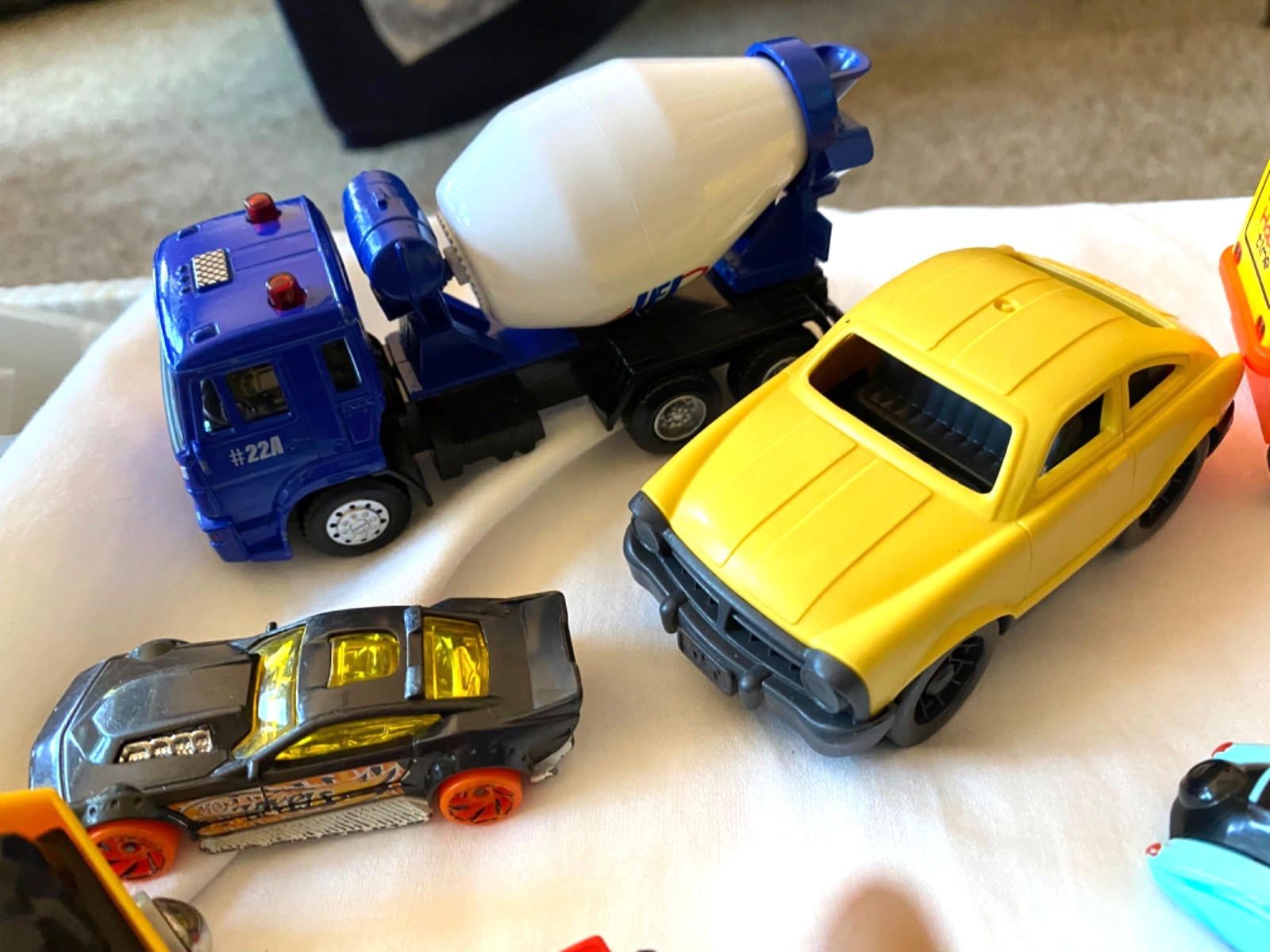 Various Cars Trucks Lot of 12 Vehicle Toys 017-005