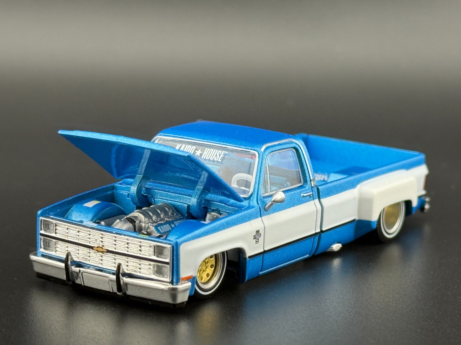 Kaido House x Mini GT Chevy Silverado Dually Vintage Spec V1 #192 1/64