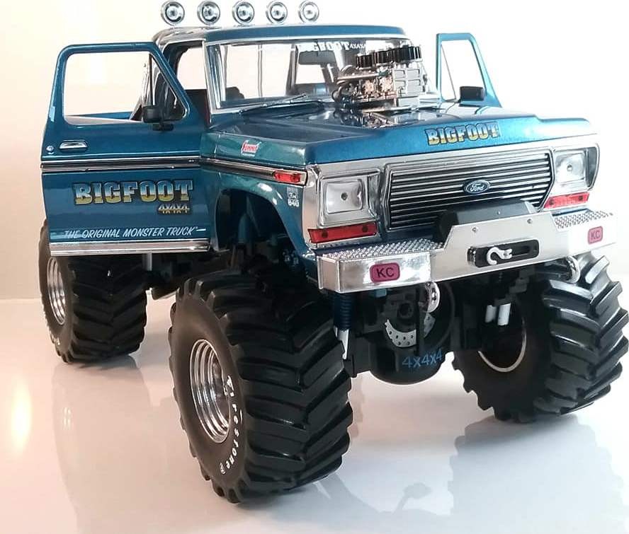 Rare Bob Chandler Figurines Edition Bigfoot #1 Monster Truck 48 Inch tires 1:18
