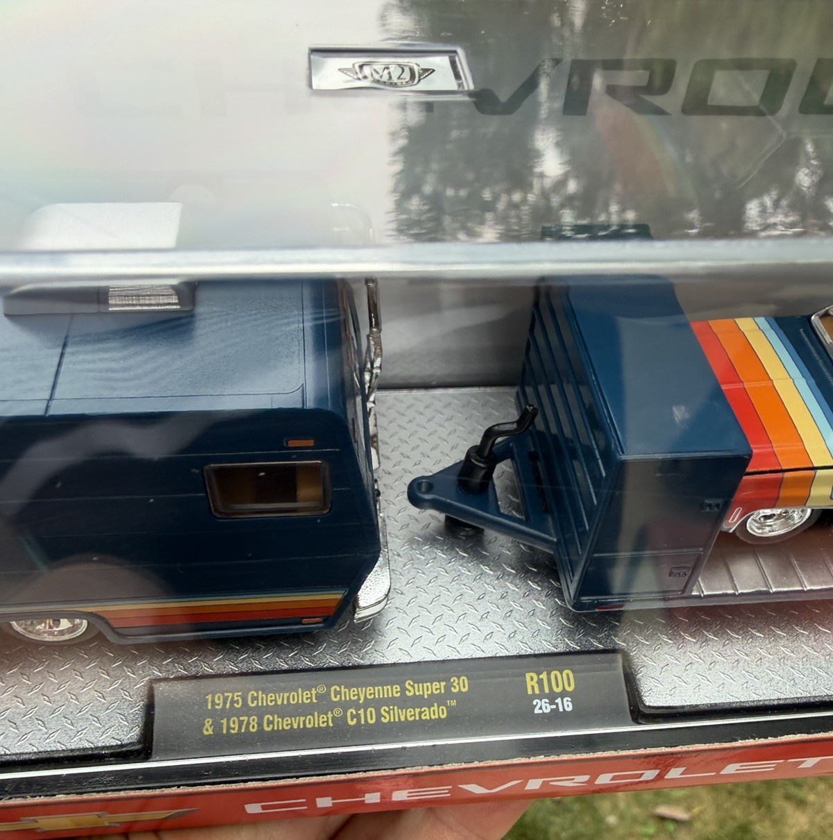 M2 Machines 1975 Chevrolet Cheyenne Super 30 1978 Chevy C10 Silverado R100 Scuff