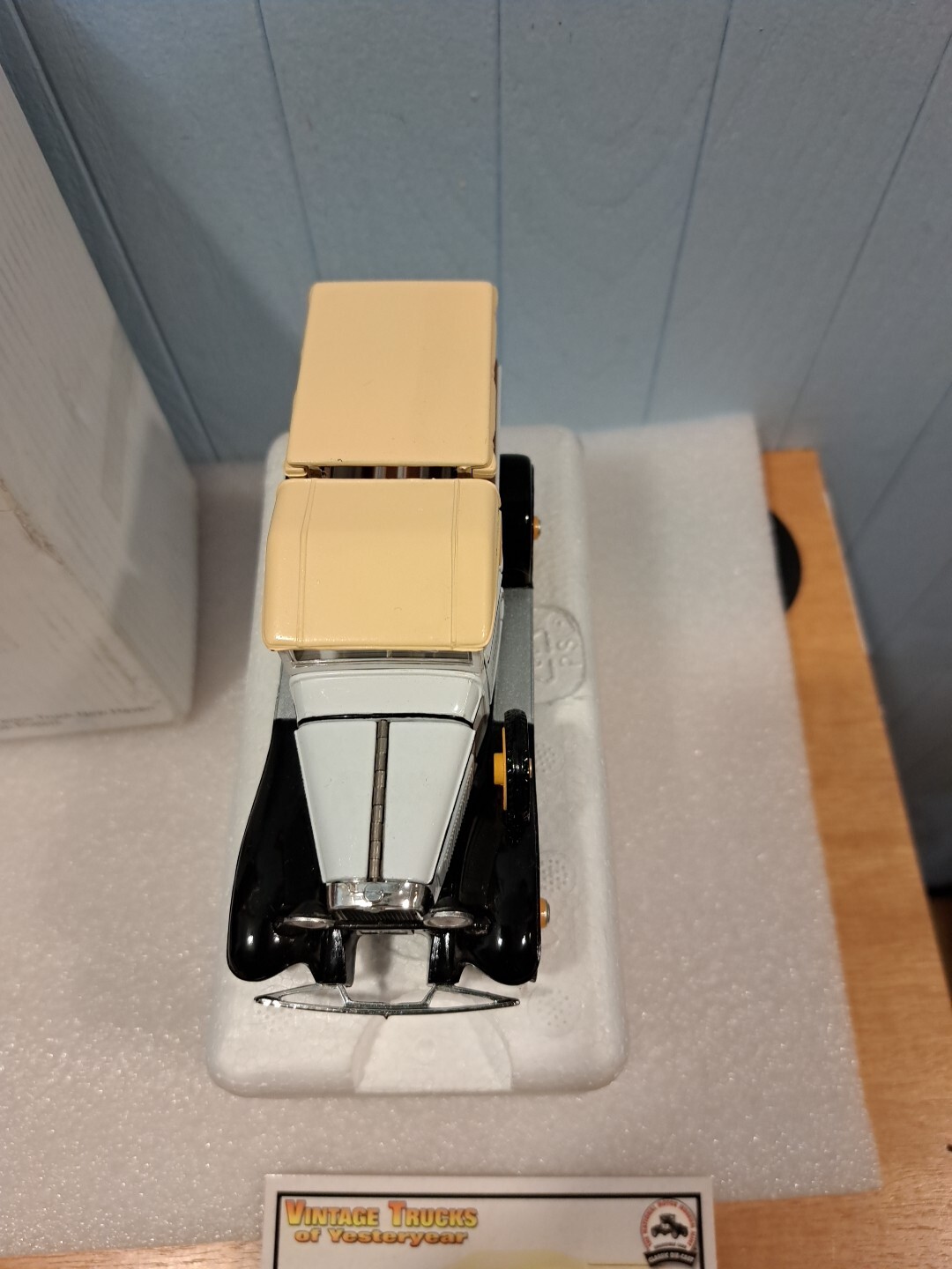 1934 Ford Stake Fence Truck & 1932 Chevy Pickup 1/32 National Motor Diecast Mod