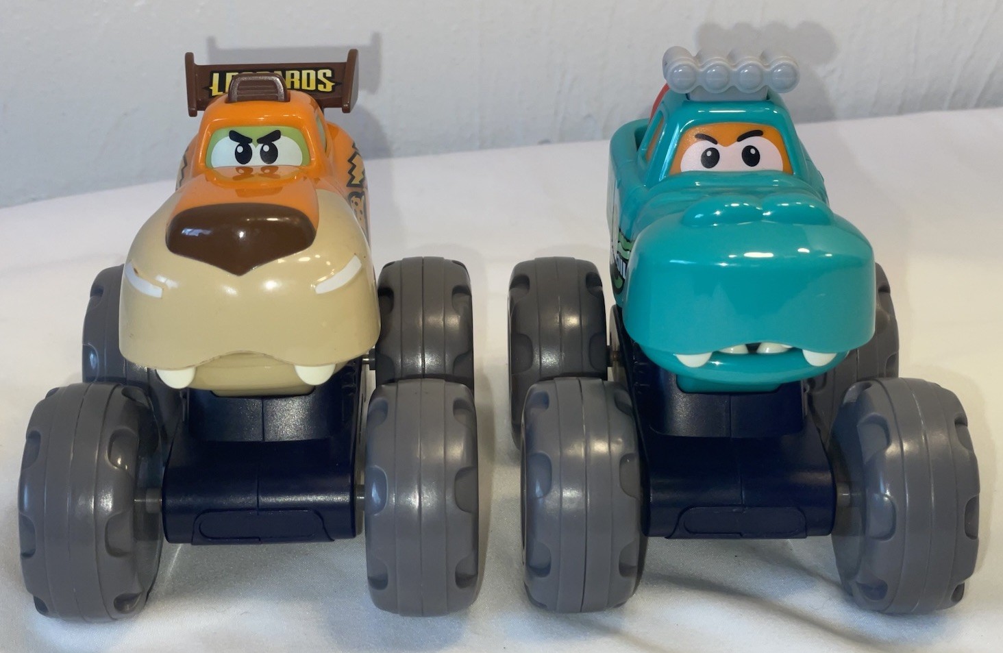 2 Animal Monster Trucks Pull Back Cars Push Button Crocodile Leopard