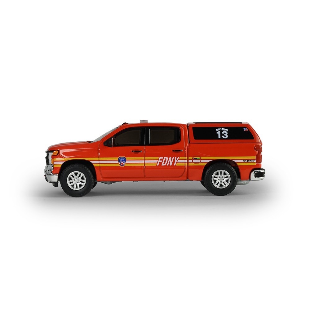 2023 Chevrolet Silverado – FDNY Diecast 1:64 Scale Model – Greenlight 67070E