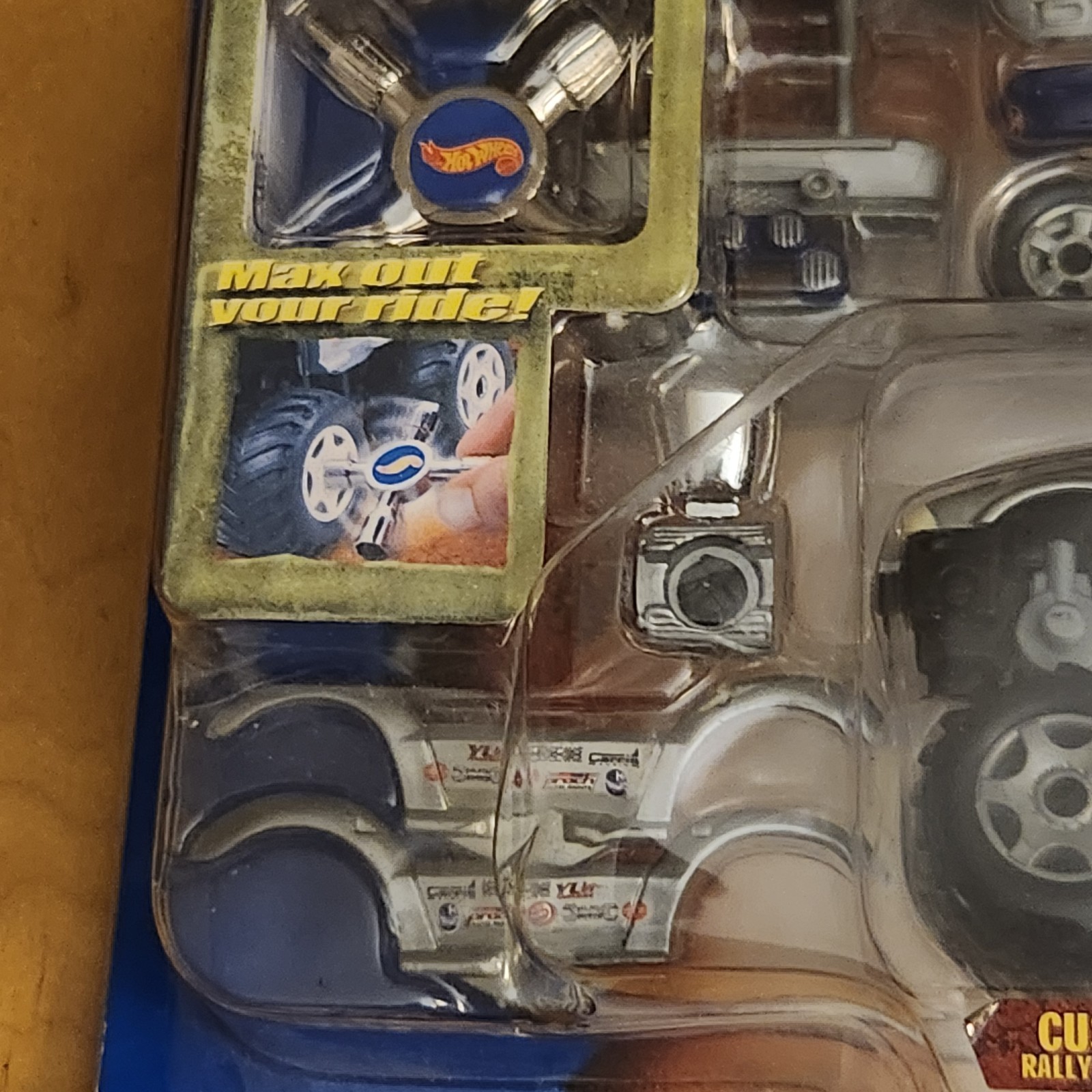 HOT WHEELS Mattell RALLY CAT MECHANIC Package Vintage 2001