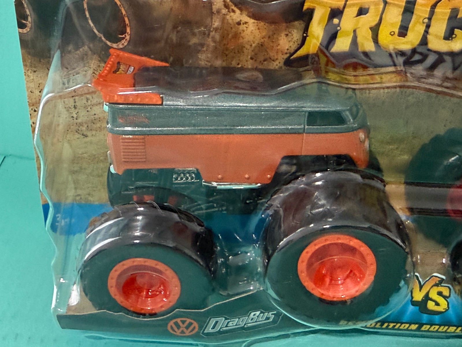 HOT WHEELS MONSTER TRUCKS 2 PACK DEMOLITION VW DRAGBUS VOLKSWAGEN BEETLE 1:64 3+