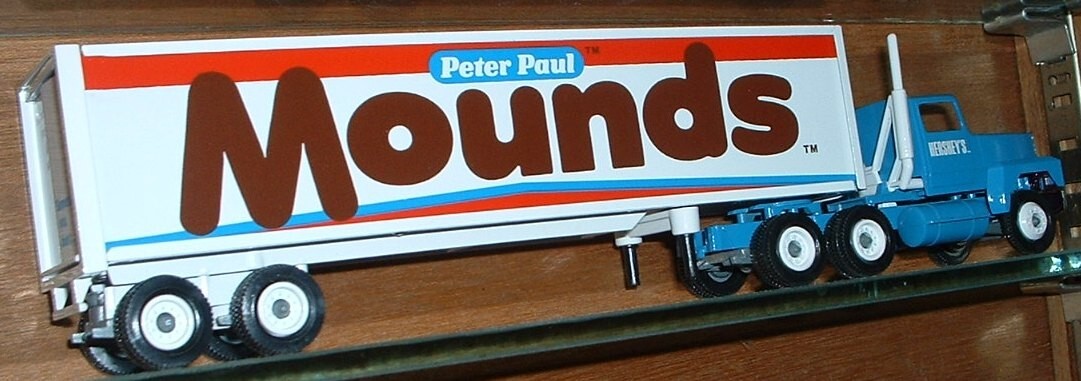 Hershey’s Chocolate Peter Paul Mounds / Almond Joy Candy ’91 Winross Truck
