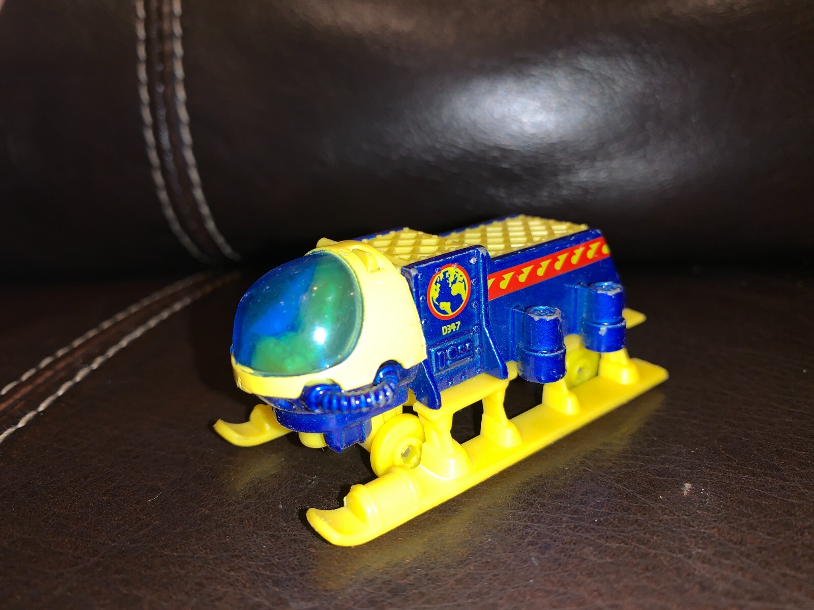 Matchbox Nickelodeon Exclusive Blue and Yellow Undersea Submersible