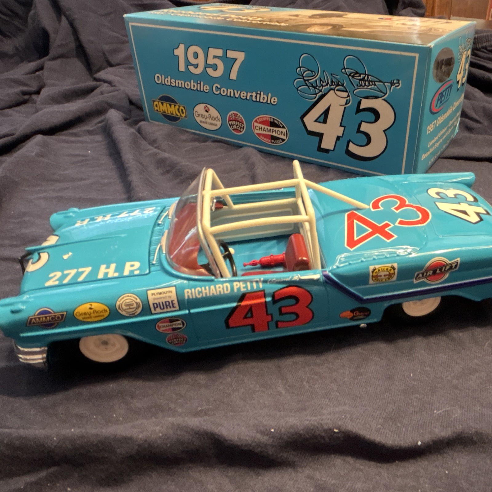 Richard Petty #43 1957 1:24 Oldsmobile Convertible Diecast RARE BEAUTY