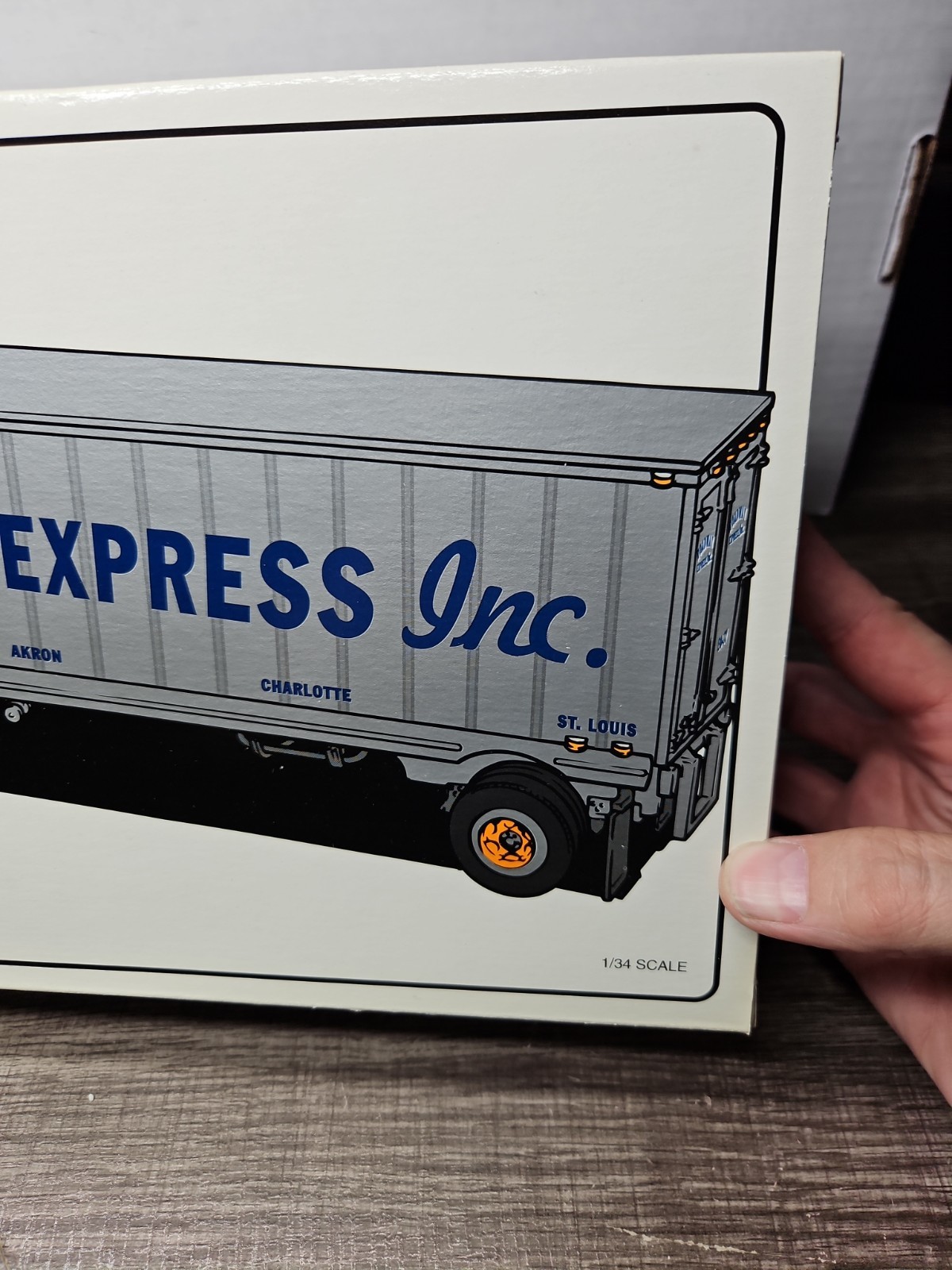 First Gear 1/34 1953 White 3000 Roadway Express 19-1847