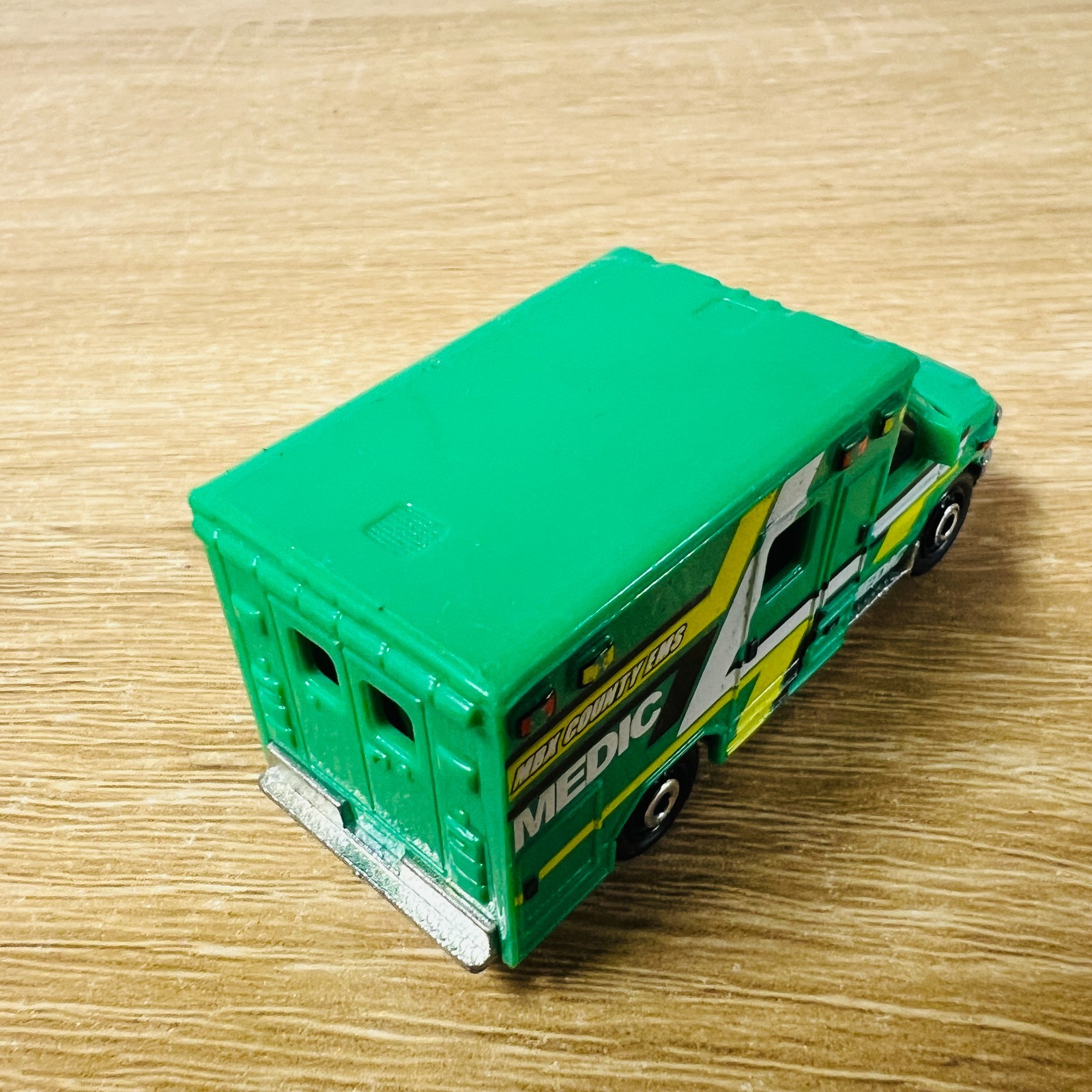 Ford E350 Ambulance 2009 Green Yellow White Medic MB944 Heroic Rescue 2016