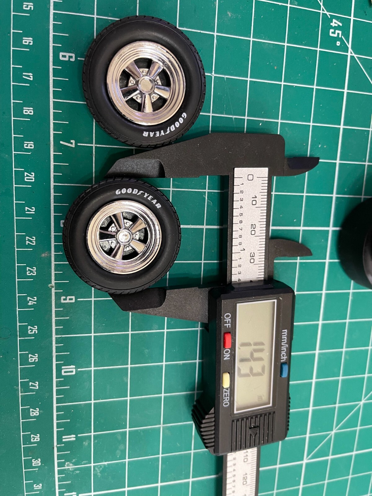 1/18 GMP MUSCLE CAR DEEP DISH 5 SPOKE DRAG WHEELS AND GOODYEAR TIRE SET 19005