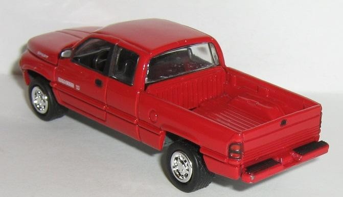 1/64 =1996 96 DODGE RAM SPORT 2500 4X4 V8 MAGNUM / Rubber Tire Pickup Truck
