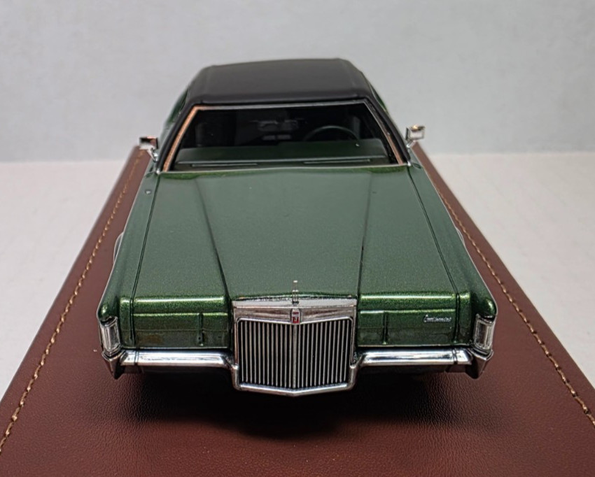 GLM 1:43 1972 Continental Mark IV by Lincoln-Mercury Ivy Green Moondust Metallic