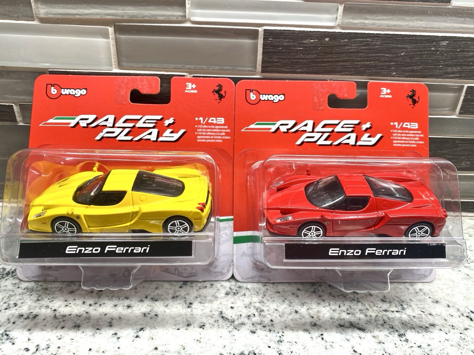 🚘ENZO FERRARI Bburago Red & Yellow Race Play 2024 Diecast Exotic Super Car 1:43