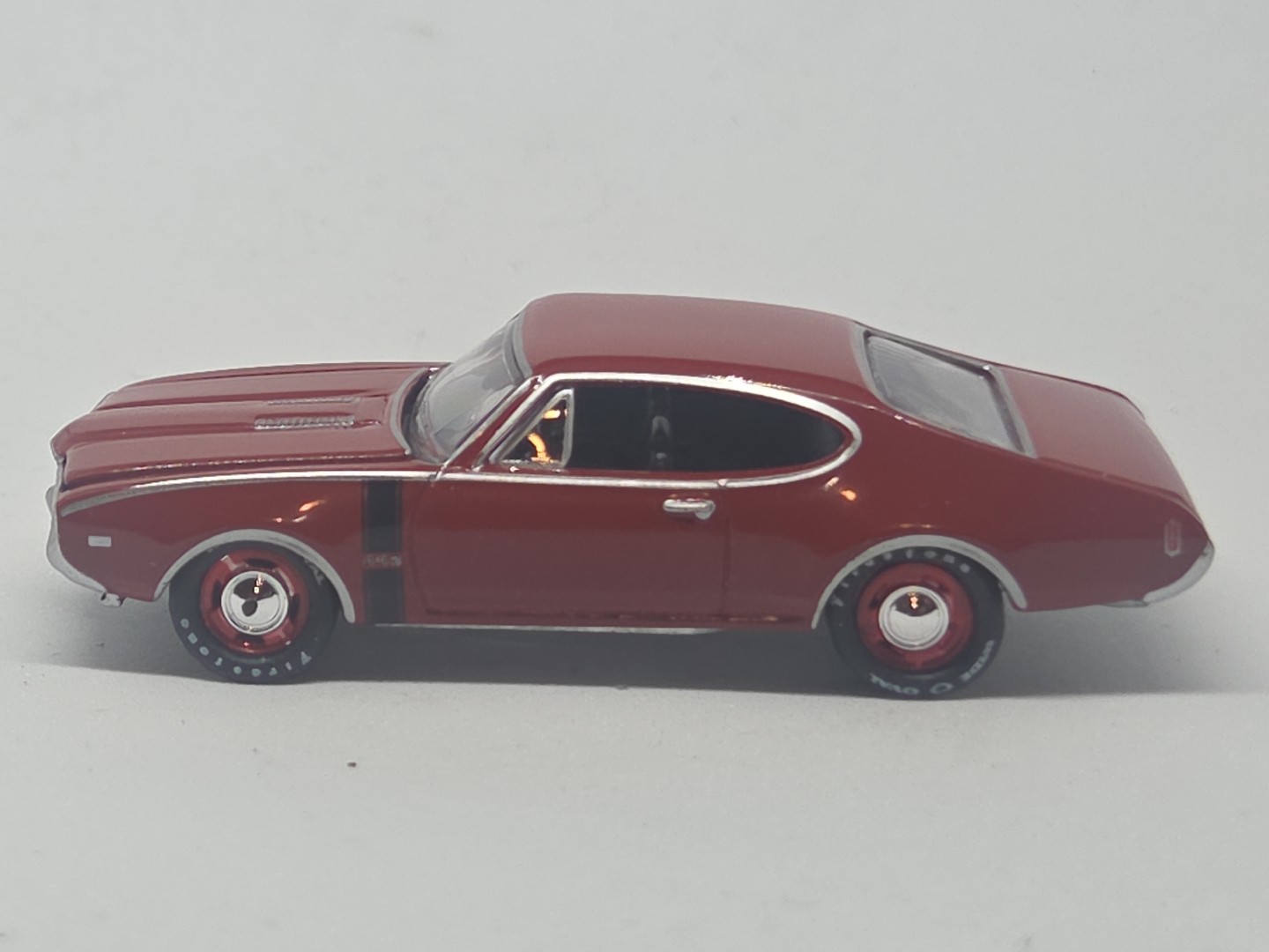 1968 ’68 OLDS OLDSMOBILE 442 W30 COLLECTIBLE 1/64 SCALE LIMITED EDITION RED