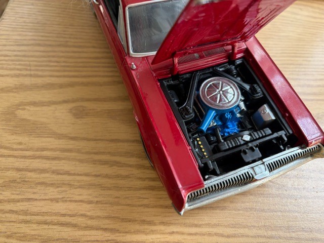 Sunstar 1:16 1967 Mercury Cougar model car