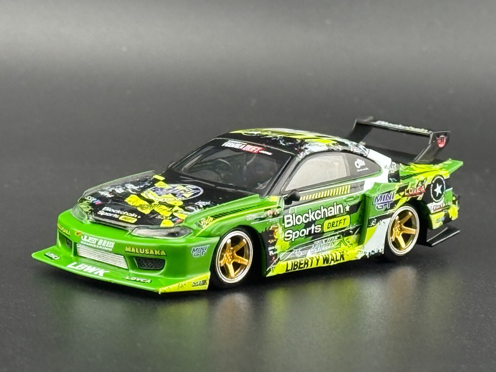 Mini GT Nissan LB-Super Silhouette S15 SILVIA #555 V2 2024 Formula D1 #823 1/64