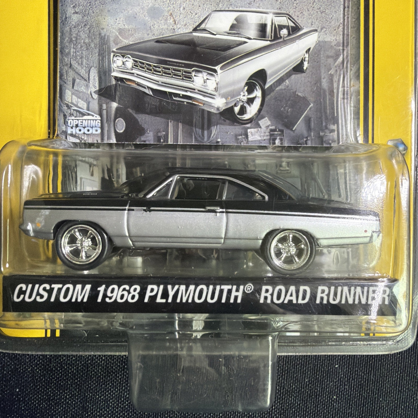 Greenlight – Custom 1968 Plymouth Road Runner MCG SERIES 5 black & silver HEMI