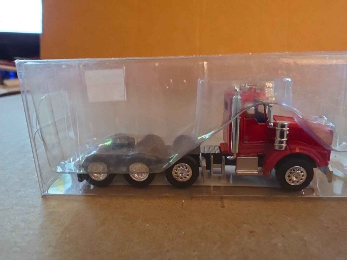 KENWORTH T800 DAY CAB PROMOTEX 6757 RED