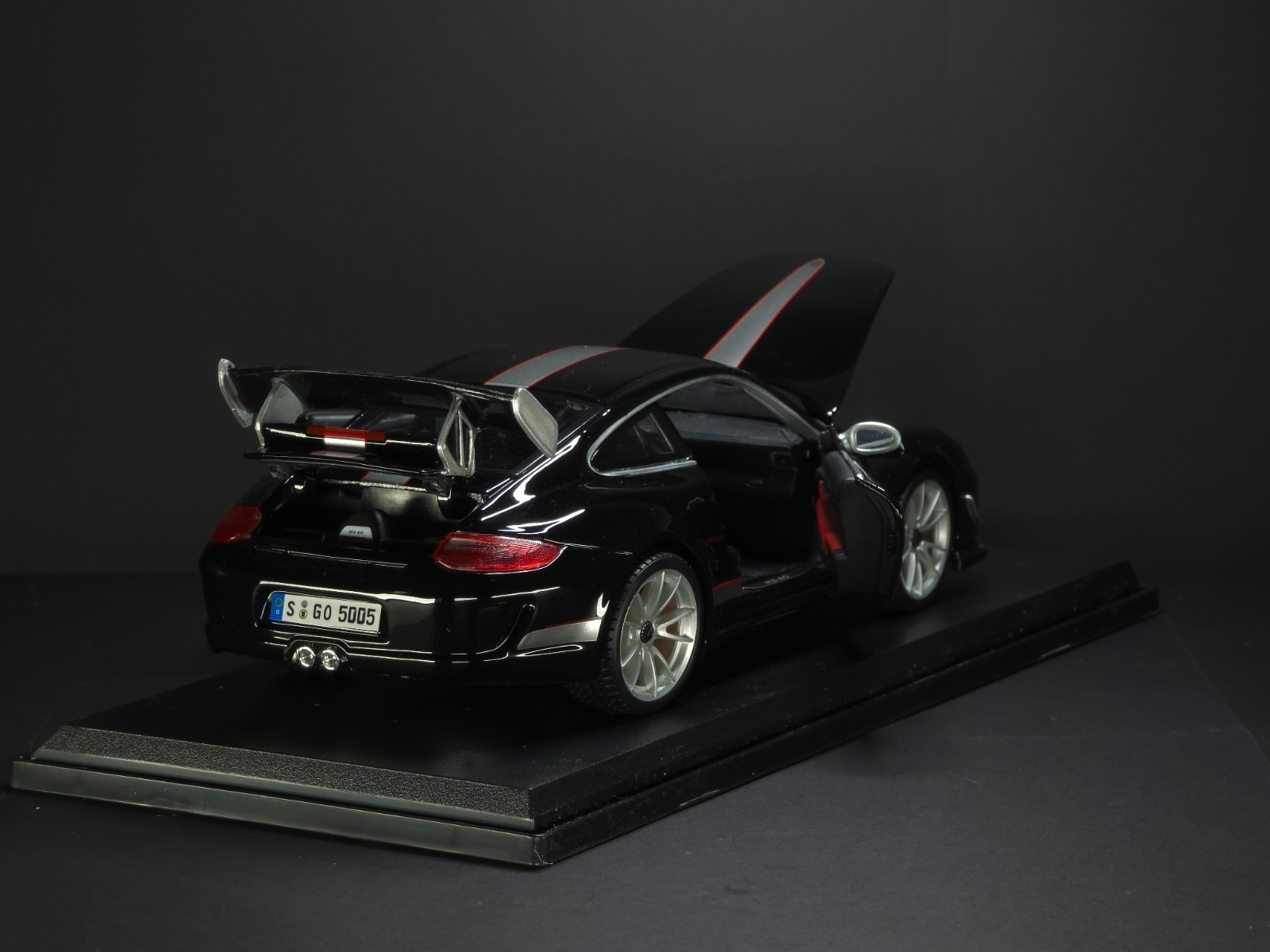 Porshe 911 GT3 RS 4.0 1:18 Maisto Exclusive Style Special Edition – Black