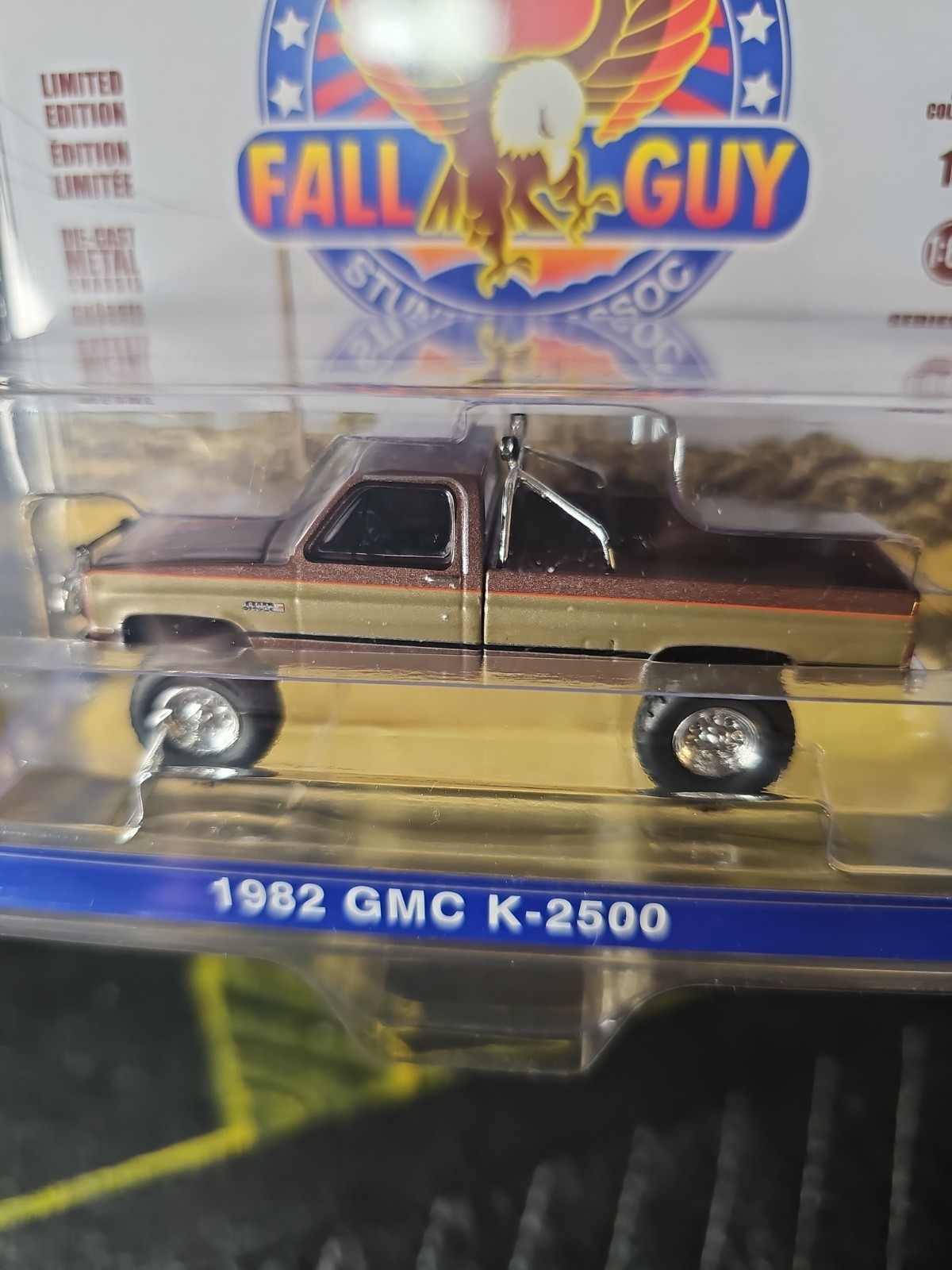 “Fall Guy” 1982 GMC K-2500 Pickup Greenlight Collectibles 1/64 Scale