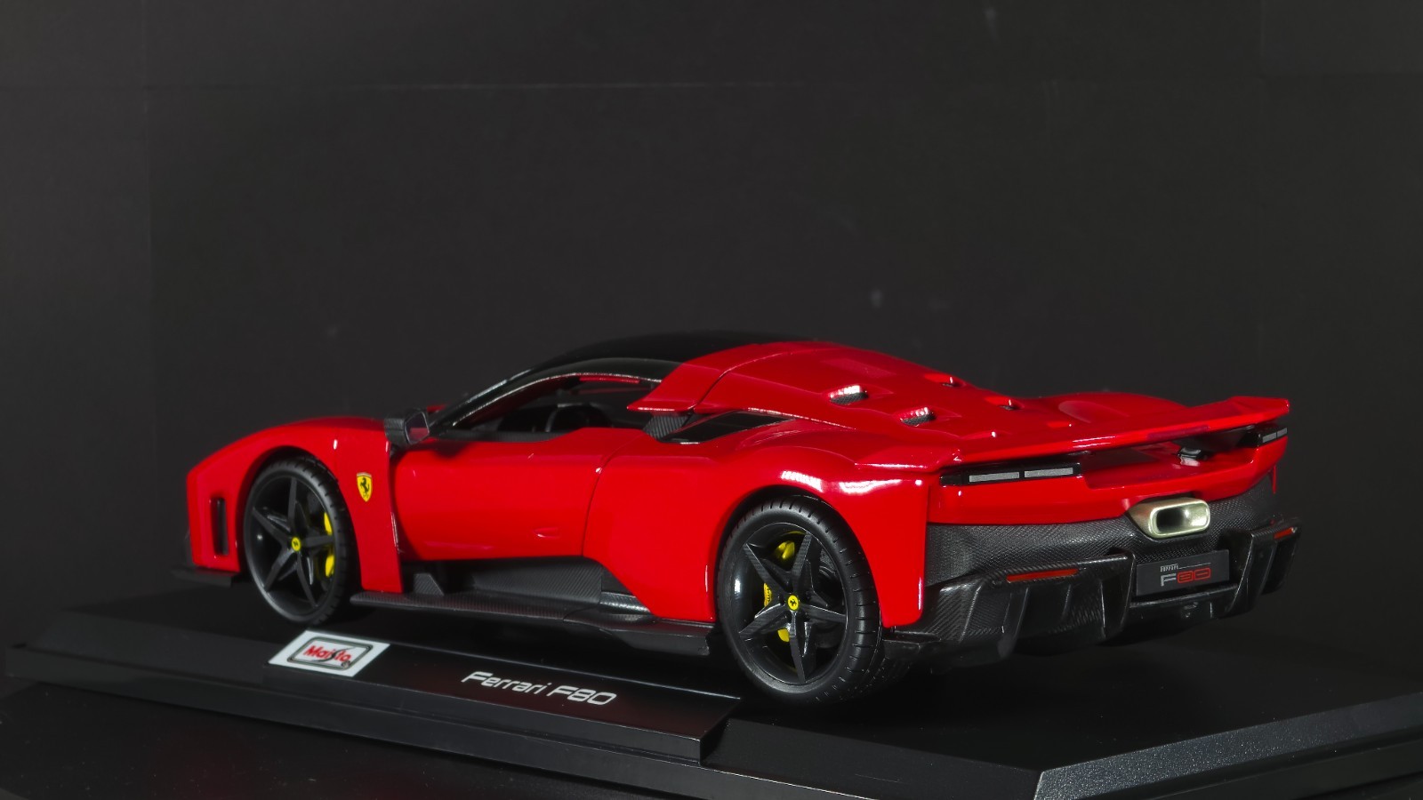 Ferrari F80 1:18 Maisto Exclusive Style Special Edition – red