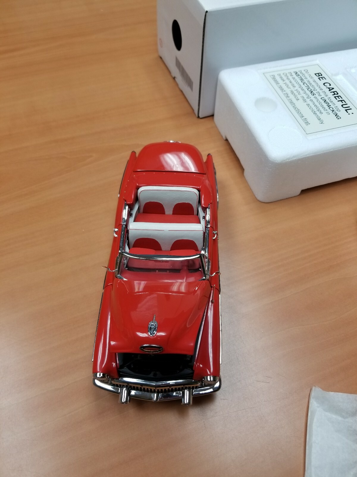 Danbury Mint 1953 Buick Skylark 1:24 Diecast Car