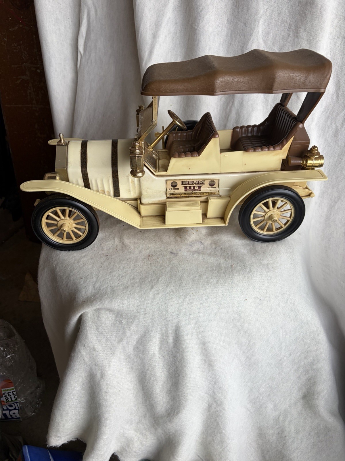 Bean 1910 1:12 Diecast Classic Car Pull Back Vintage Cream/Brown