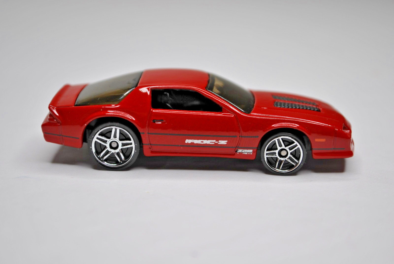 Hot Wheels Camaro IROC Z lot of 3 Red Black and blue multipack exclusive Loose
