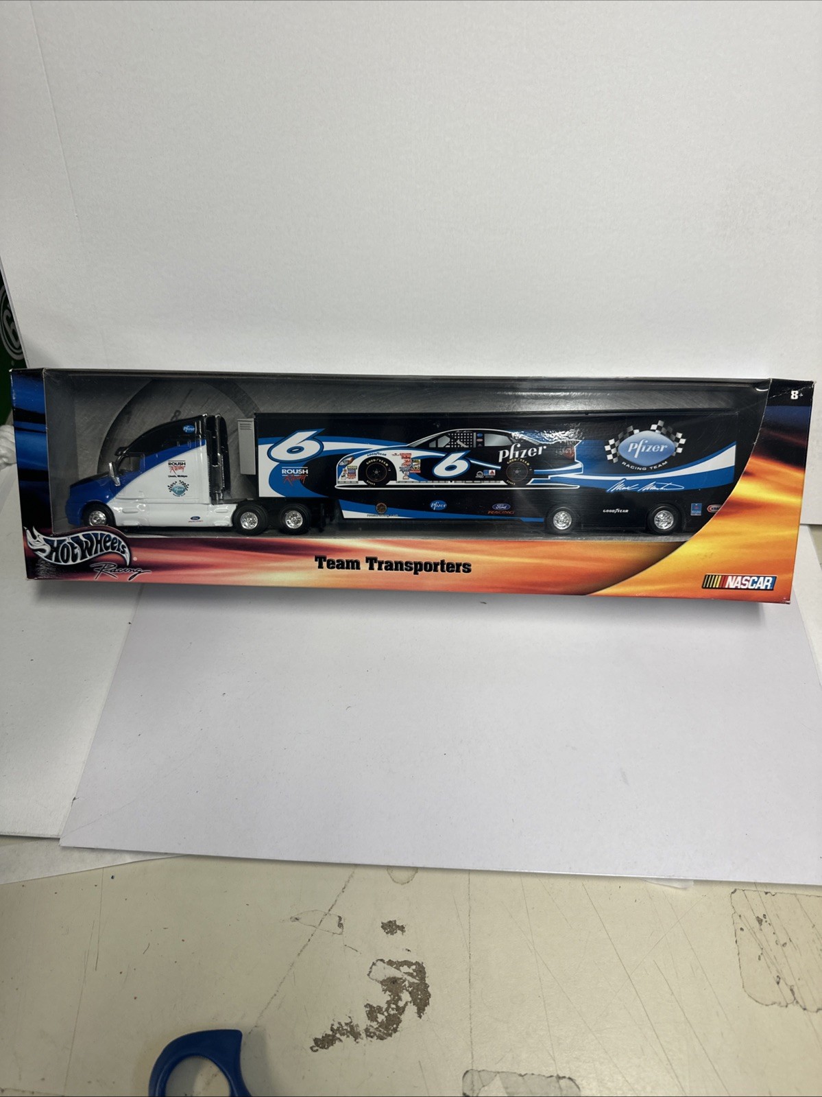 HOT WHEELS TEAM TRANSPORTERS , MARK MARTIN #6, NASCAR FACTORY SEALED NEW 1/64