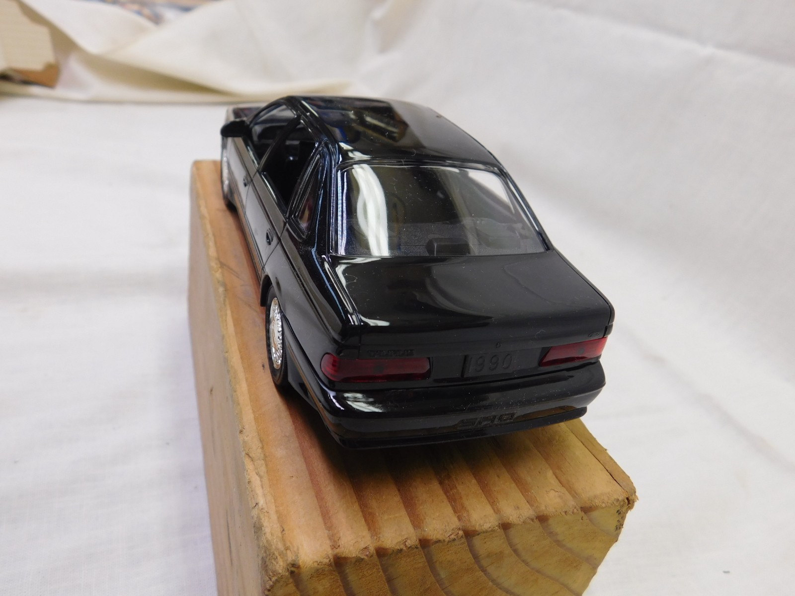 NEW AMT 1/25 SCALE 1990 FORD TAURUS SHO IN BLACK PROMO MODEL ERTL