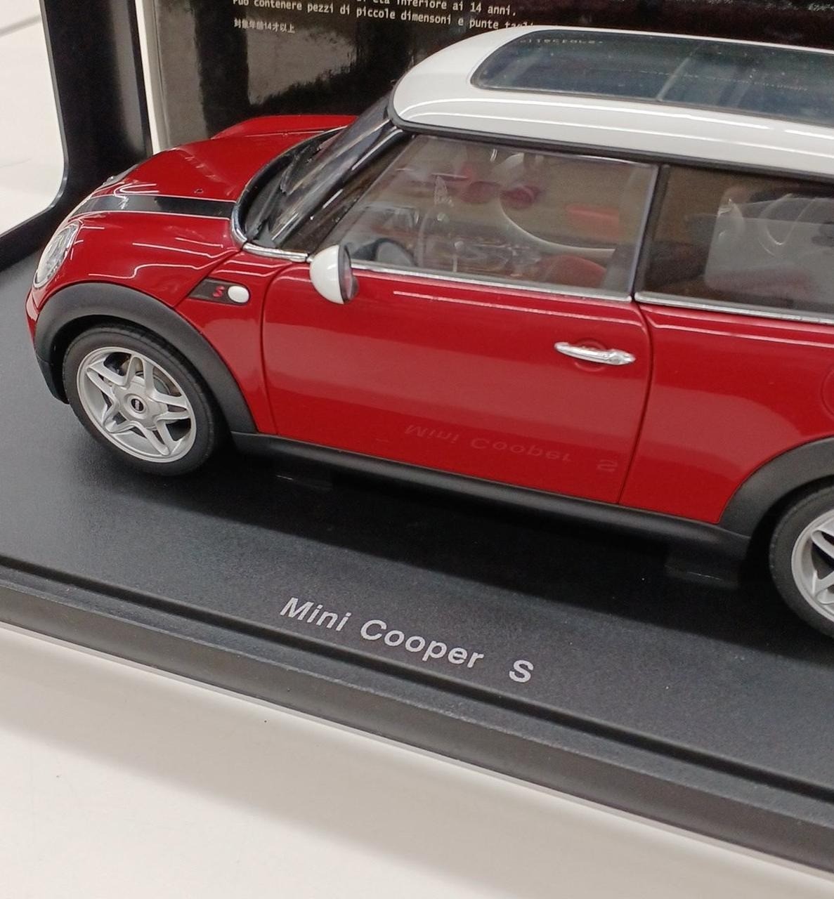 AUTOart Performance 1/18 Mini Cooper S Red White