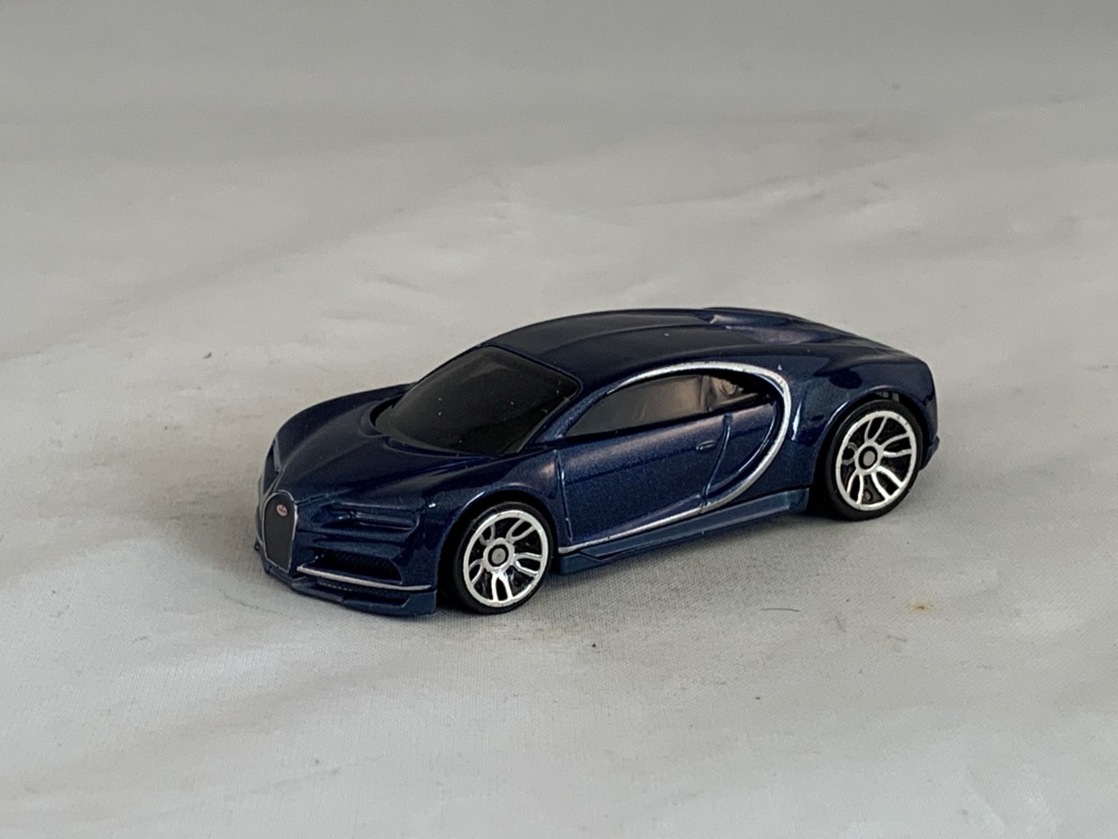 Hot Wheels 2016 Bugatti Chiron 2019 New Models Blue Royal J5s