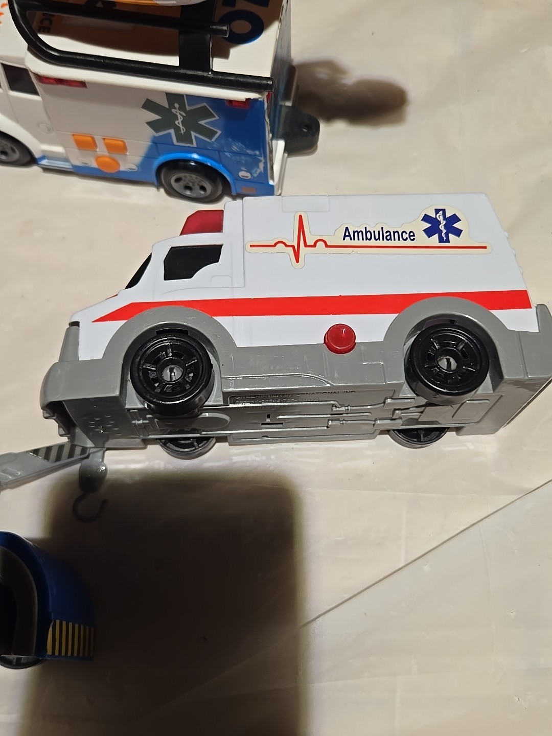 7 Emergency! Vehicle Lot Sight & Sound Toys