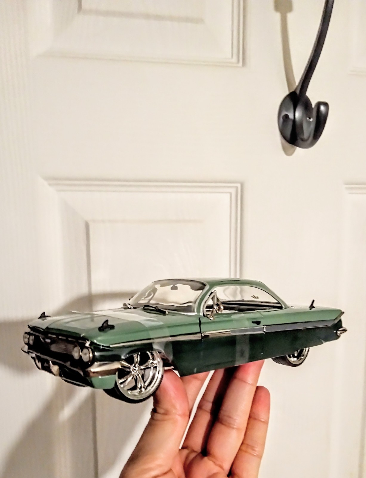 Jada Toy Collectors Club 1:24 Scale 1961 Chevy Impala Model Green Diecast Loose