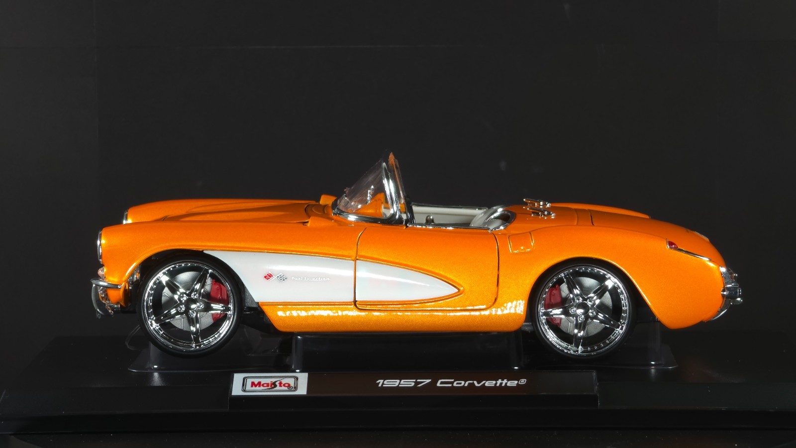 1957 Corvette 1:18 Maisto Exclusive Style Special Edition – Orange