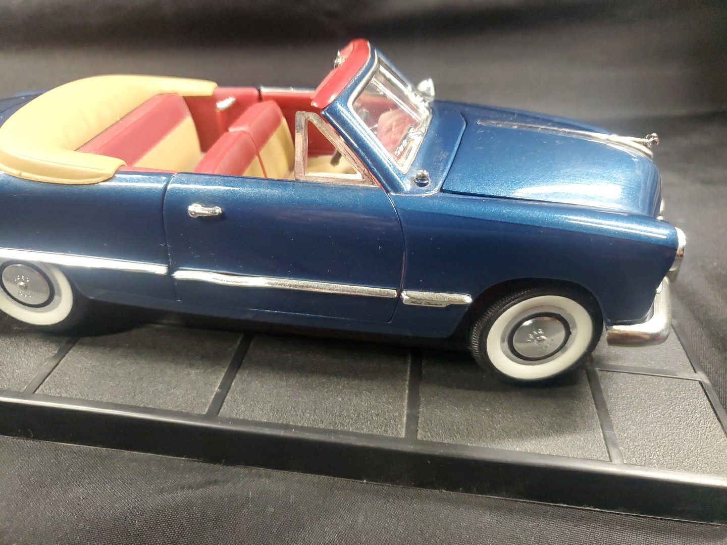 1/18 Mira Golden Line 1949 Ford Custom Convertible Blue W/ Baseplate See Pics **