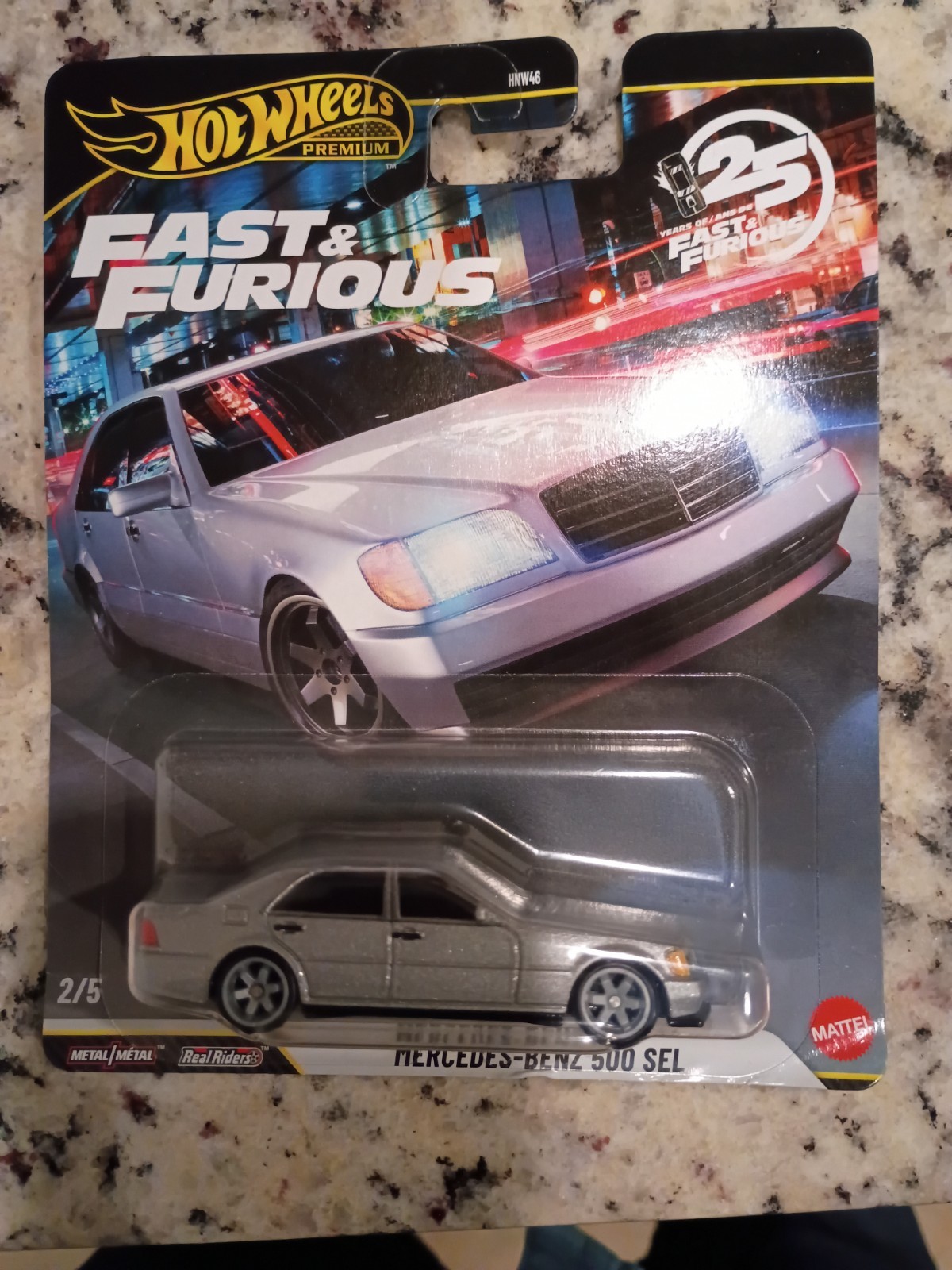 Read CUSTOM – 2 cars – MERCEDES-BENZ 500 SEL HOT WHEELS HRT94