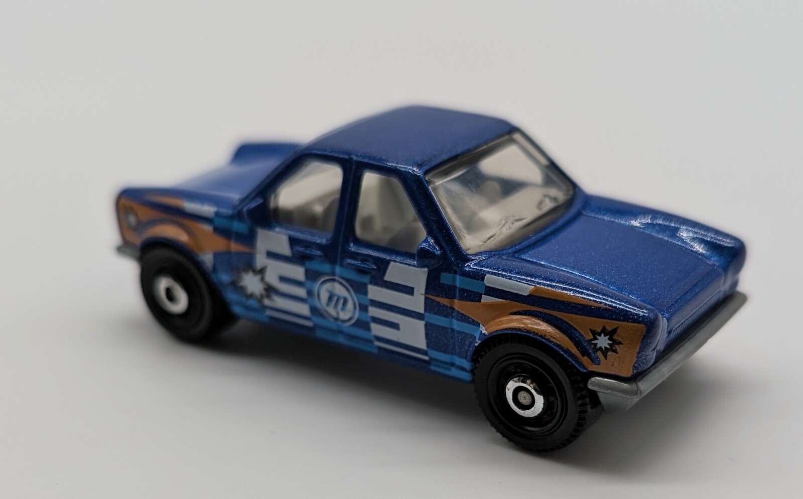 Push’n Puller Unique Custom 2 Driver Car 1/64 Scale Collectible Die-Cast Diorama