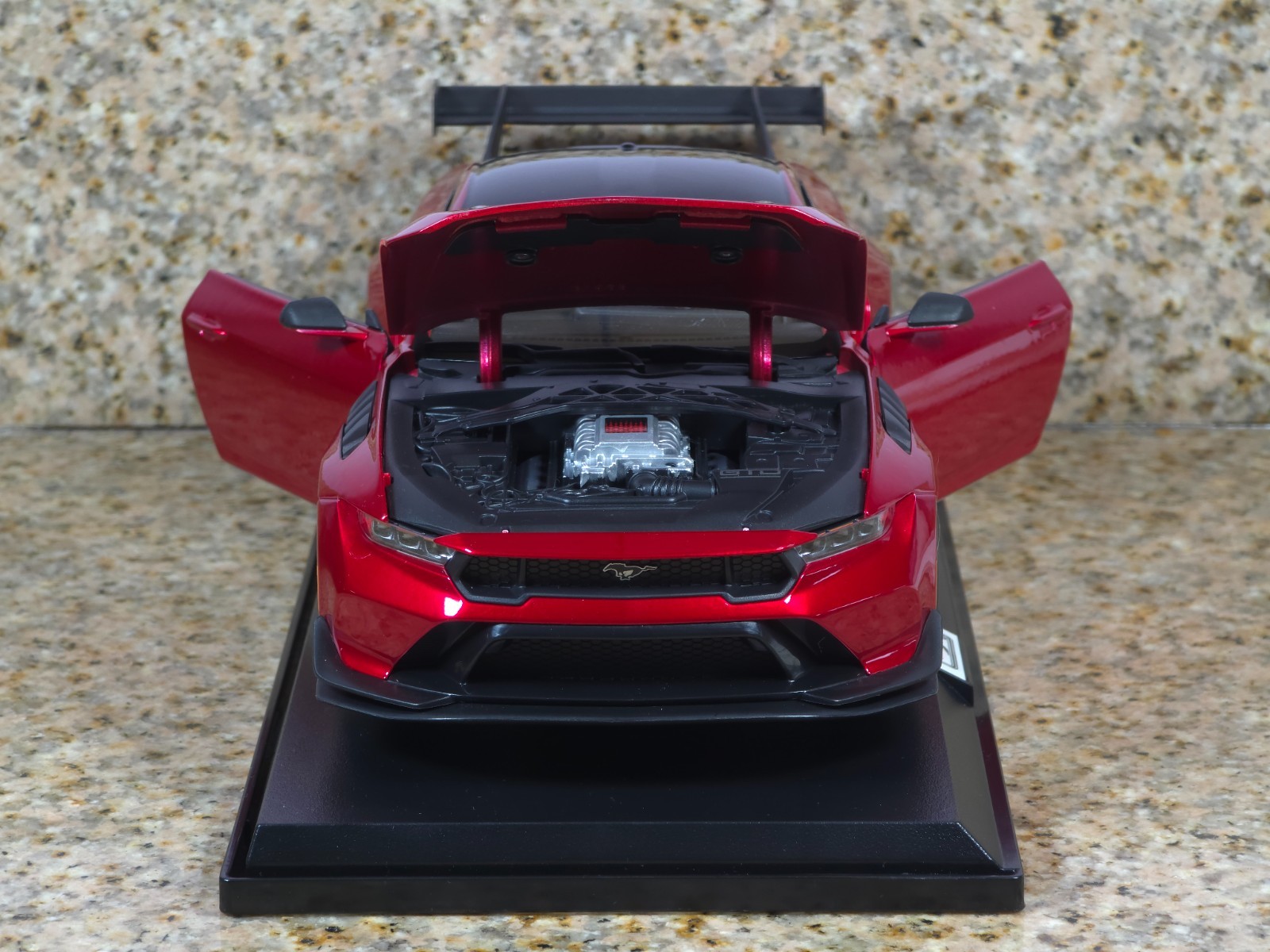 2025 Ford Mustang GTD 1:18 Maisto Exclusive Style Special Edition – RED