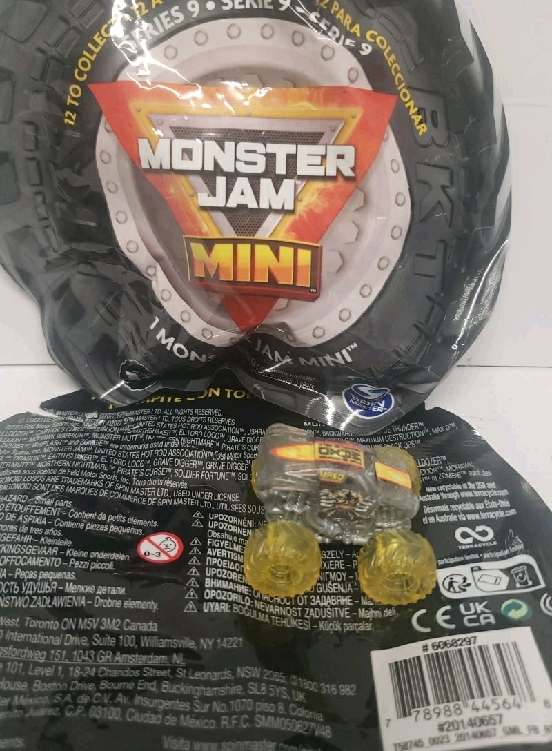 🔥Monster Jam Mini Series 9 -CHASE X-Ray MAX D #657🔥UNOPENED PACKAGE🔥