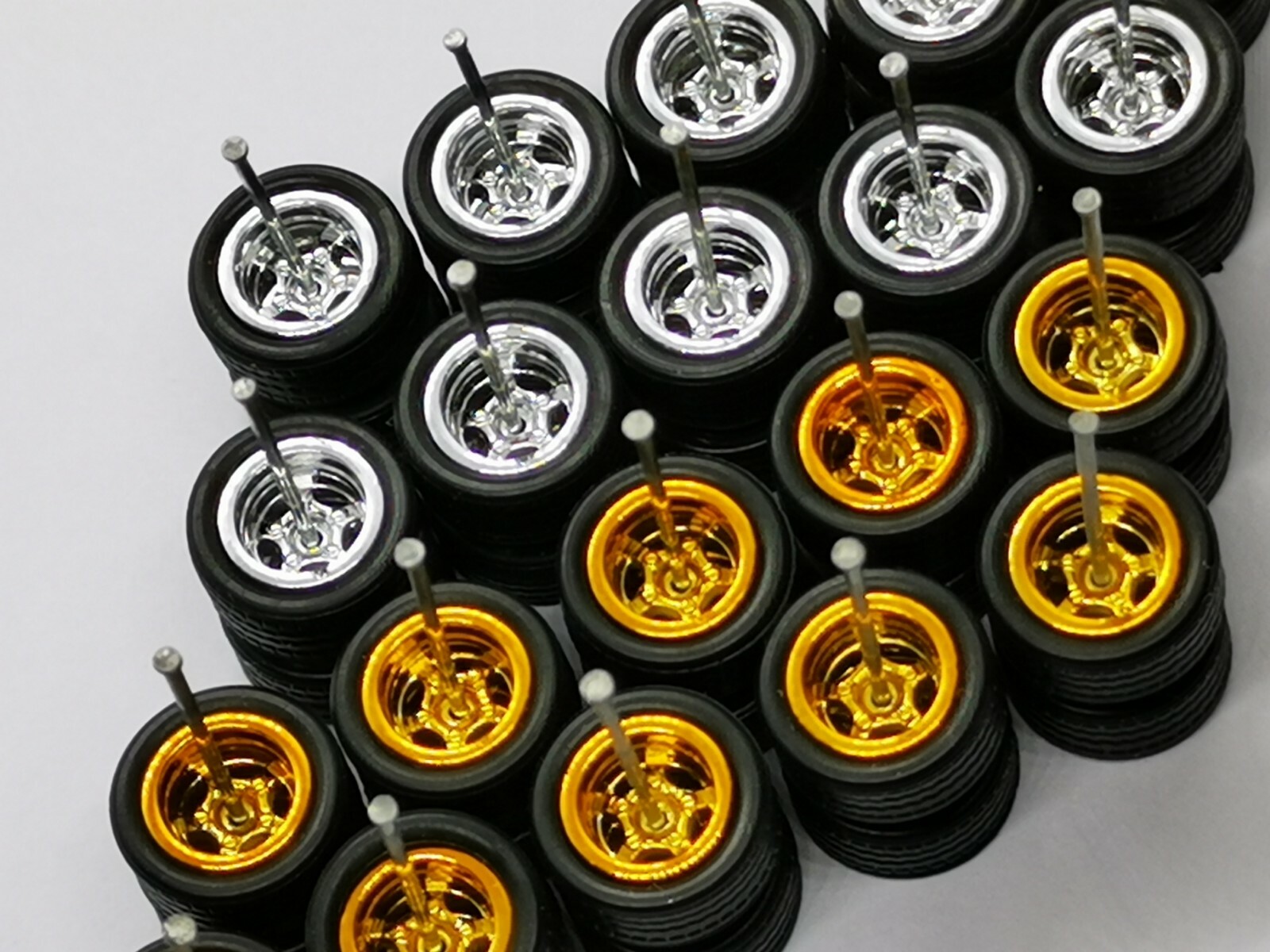 HOT WHEELS REAL RIDERS WHEELS RUBBER TIRES 5 SPOKE 10MM 10 SETS MIX COLORS