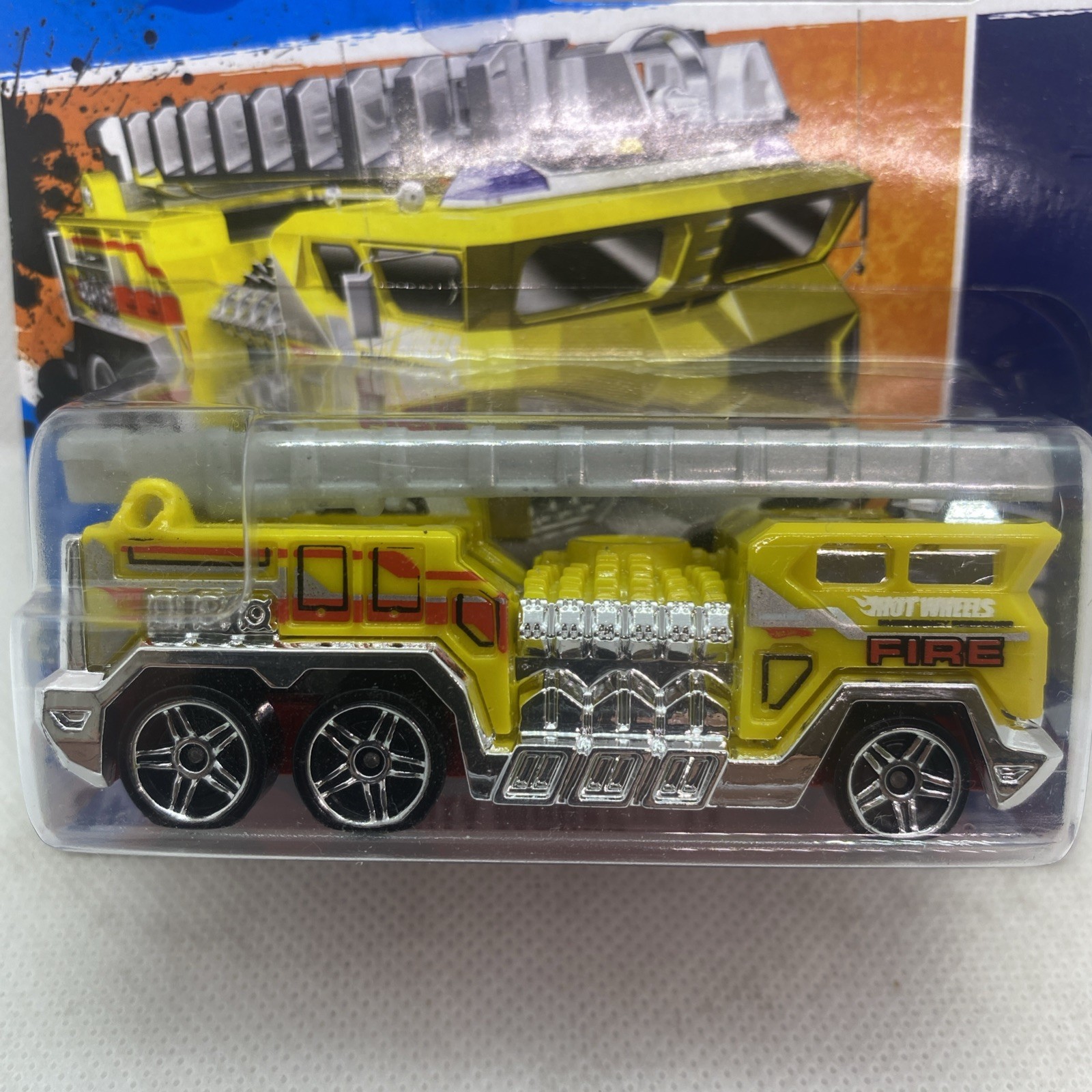 Hot Wheels 5 Alarm 2011 HW City Works 8/10 Fire Truck Short Card Sealed