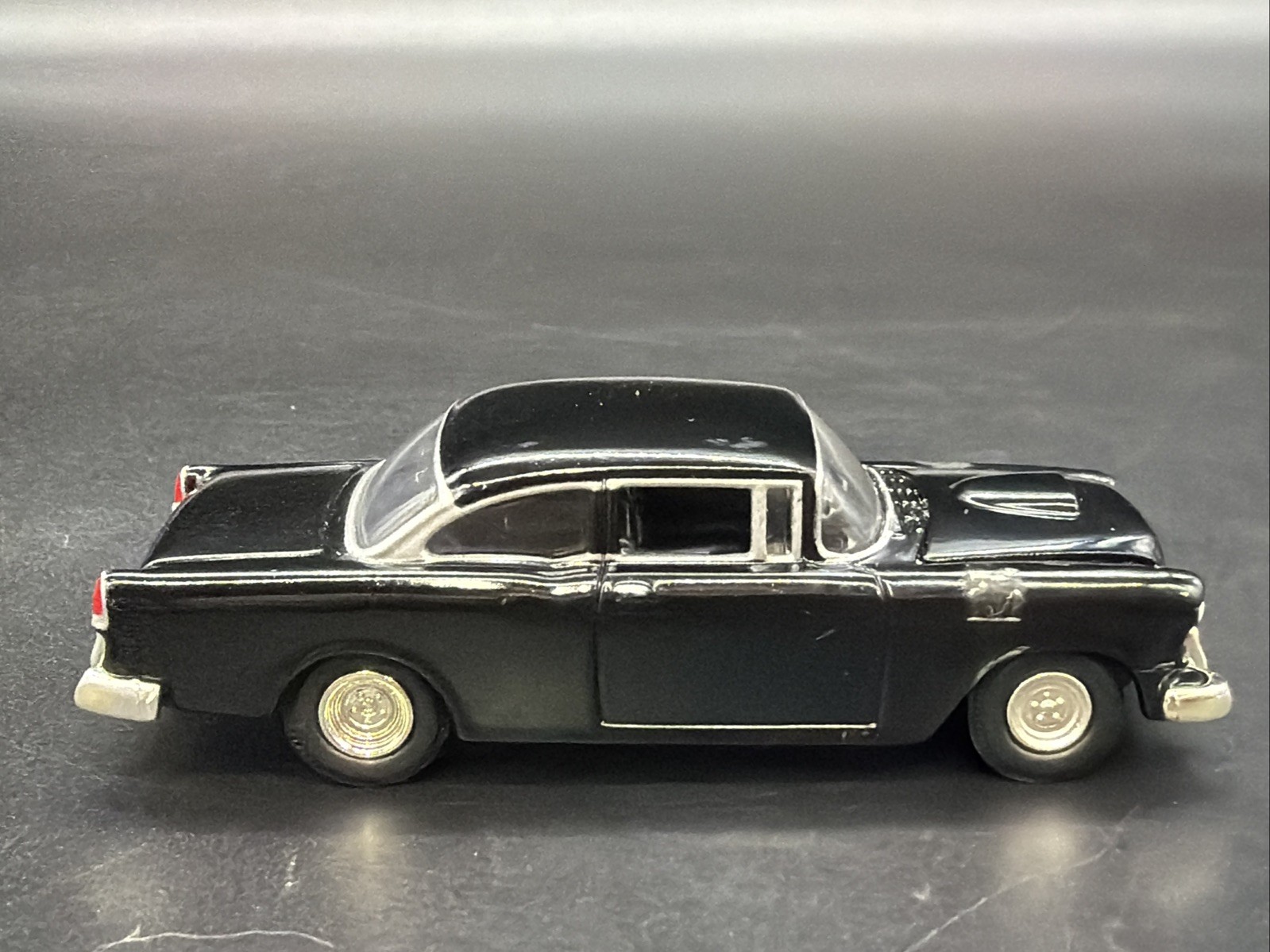 Hot Wheels Premium American Graffiti ’55 Chevy (Q16)