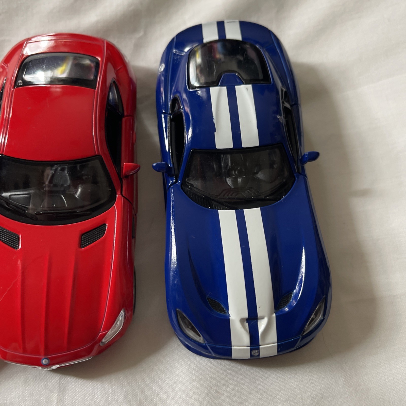 Kintoy Die Cast Cars Mercedes AMG, Viper GTS, 2017 Ford
