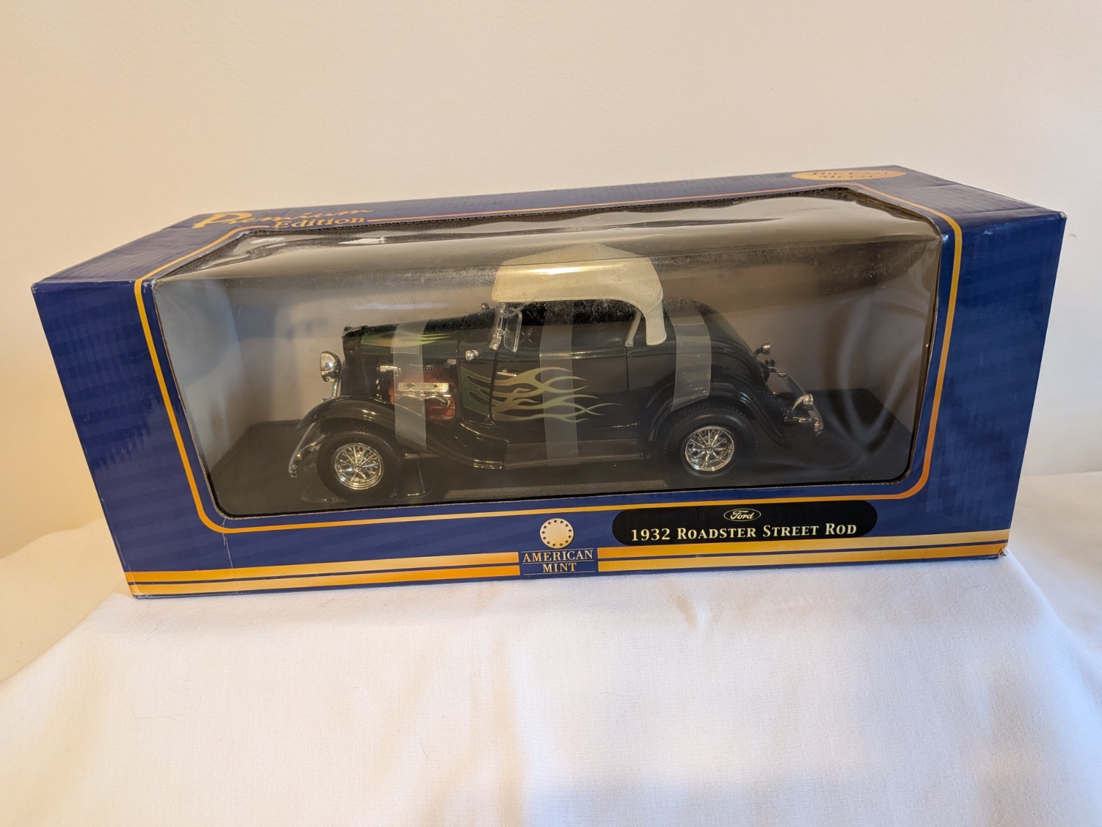 American Mint Premium Edition 1932 Ford Roadster Street Rod