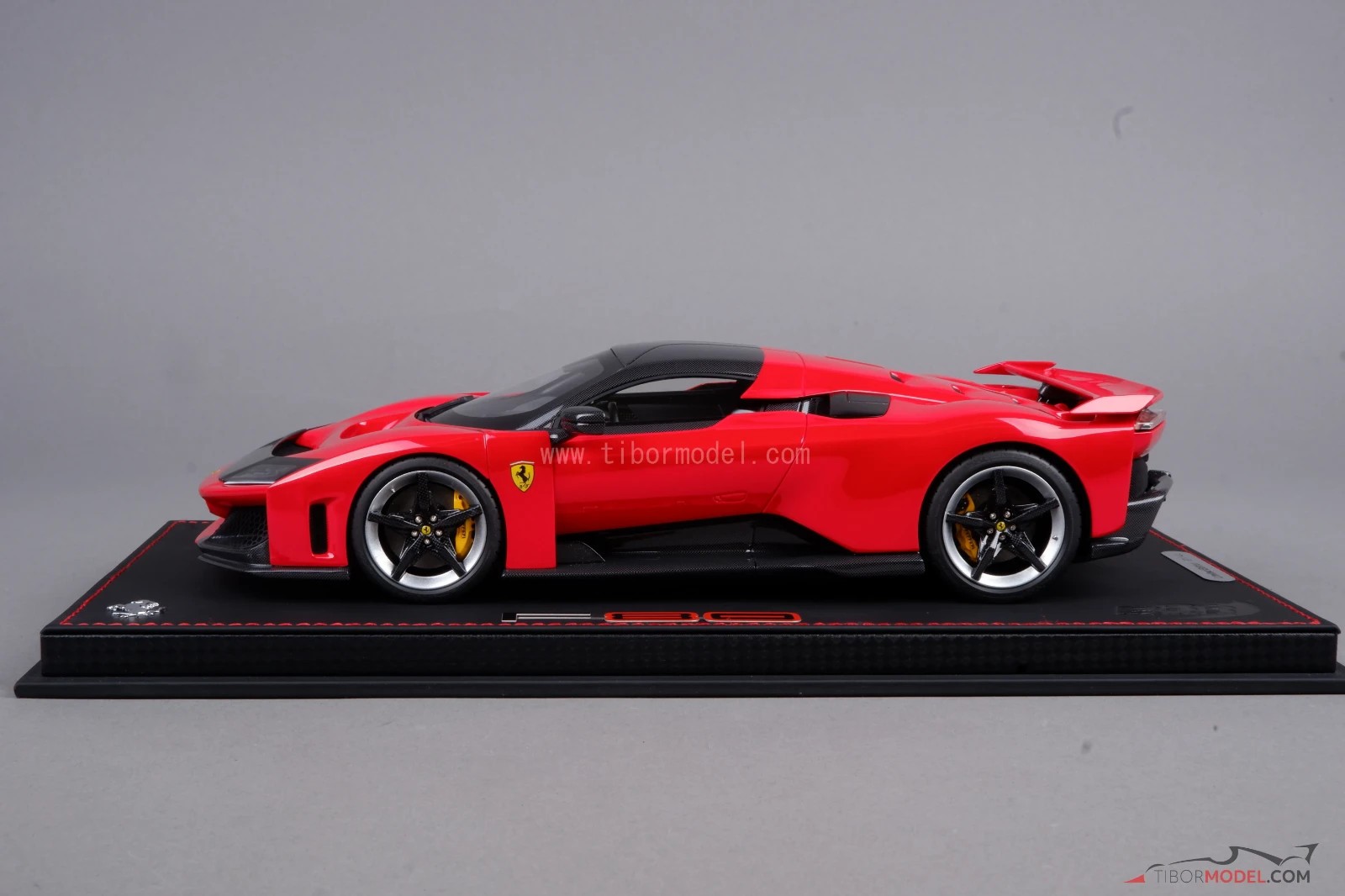 Ferrari F80 red rosso corsa, with showcase, 1:18 BBR, P18253A1