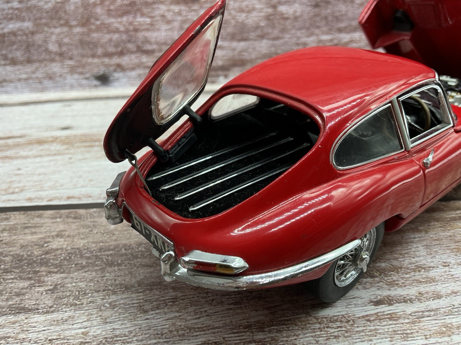 Franklin Mint 1/24 Scale 1961 Jaguar E-Type Coupe Model