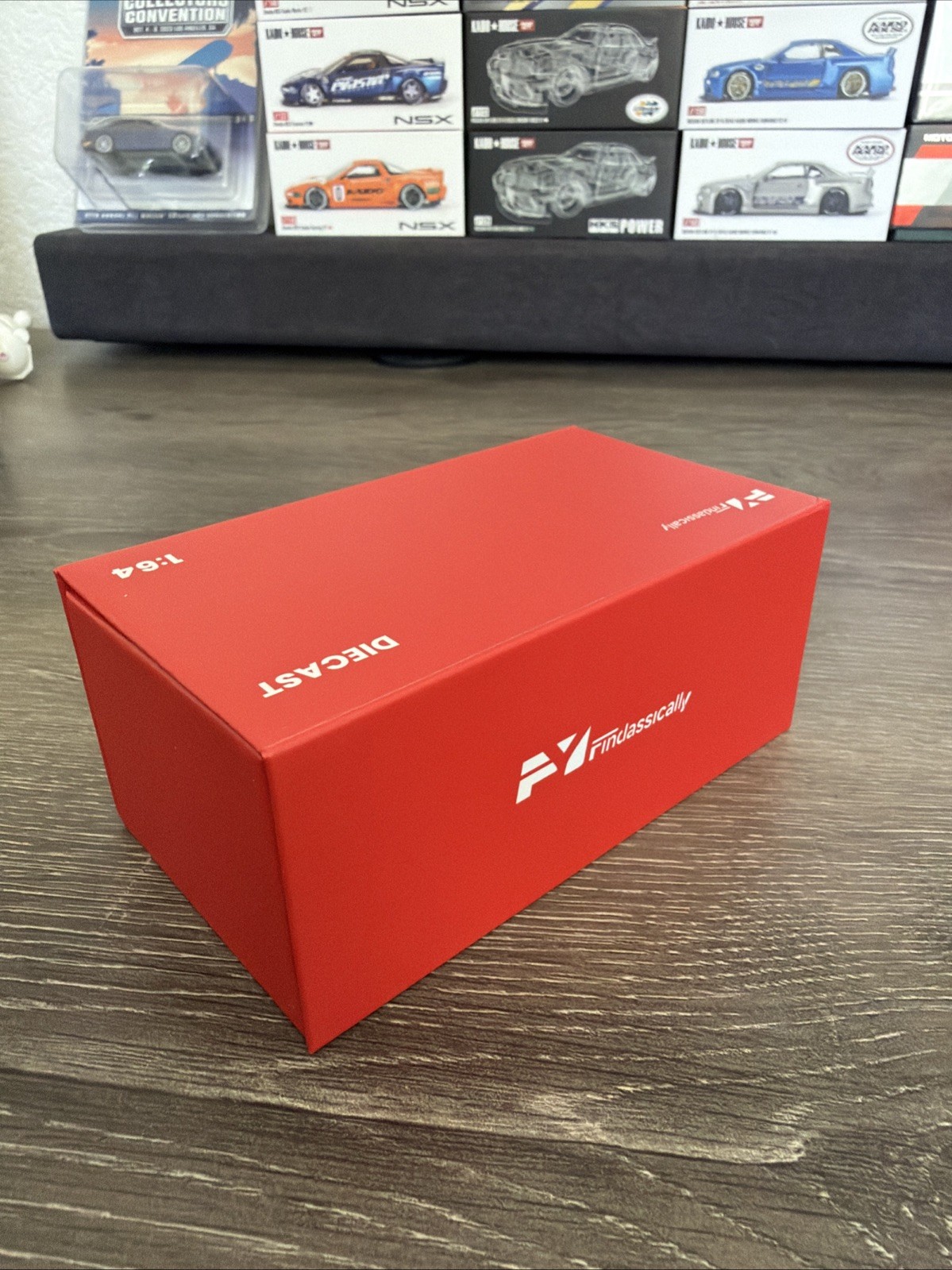 Find Classically 1:64 Ferrari Enzo Rosso Corsa Red W/ Wooden Base & Acrylic