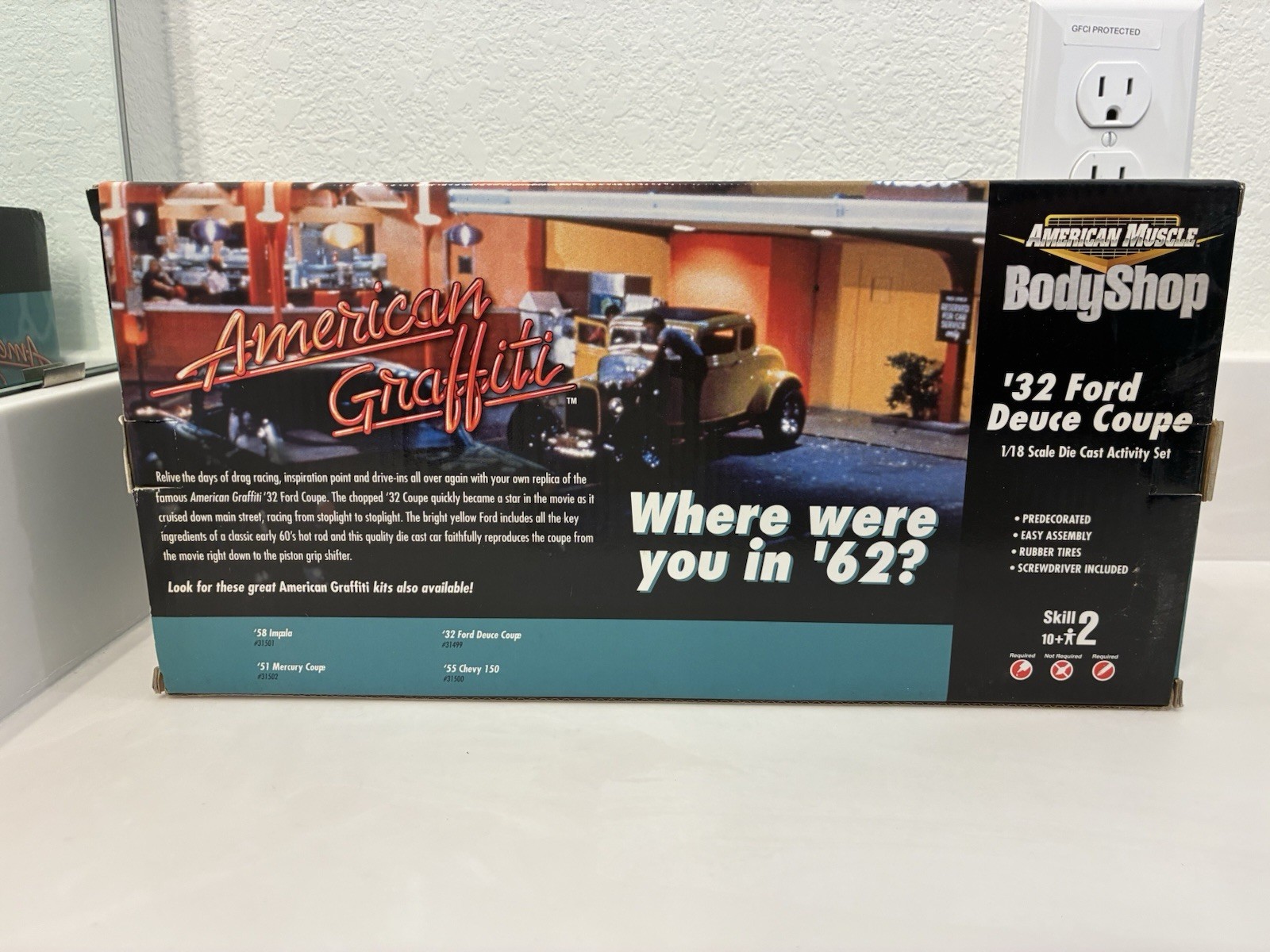American Muscle Body Shop 1/18 Model Kit ‘32 Ford Deuce Coupe American Graffiti